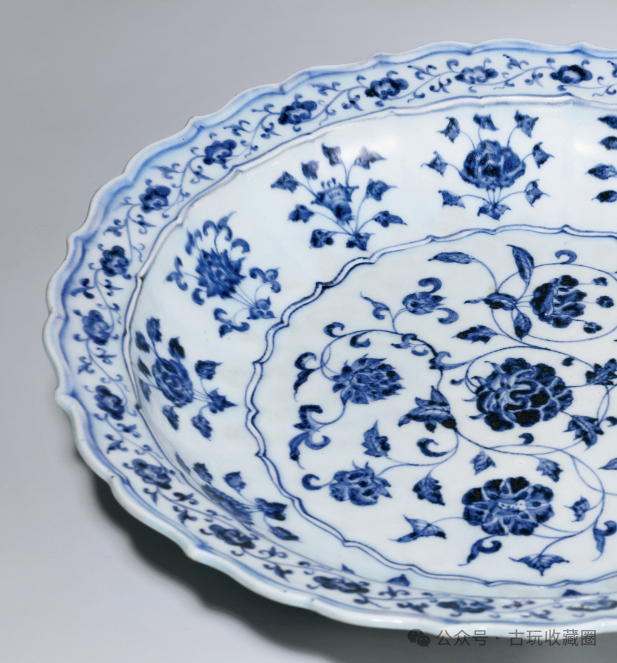 瓷器鉴赏：明永乐青花缠枝四季花卉葵口盘-腾讯新闻