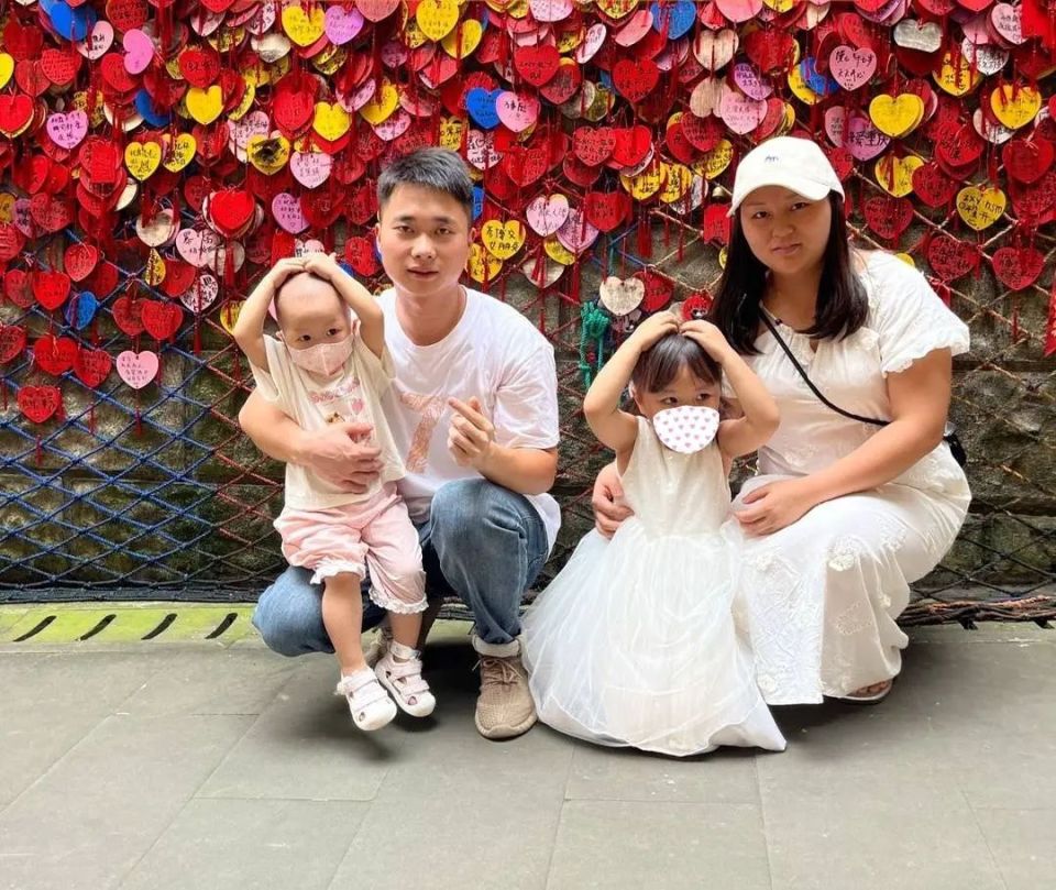 29岁男子每晚直播劲舞！背后故事竟如此感人，究竟咋回事？