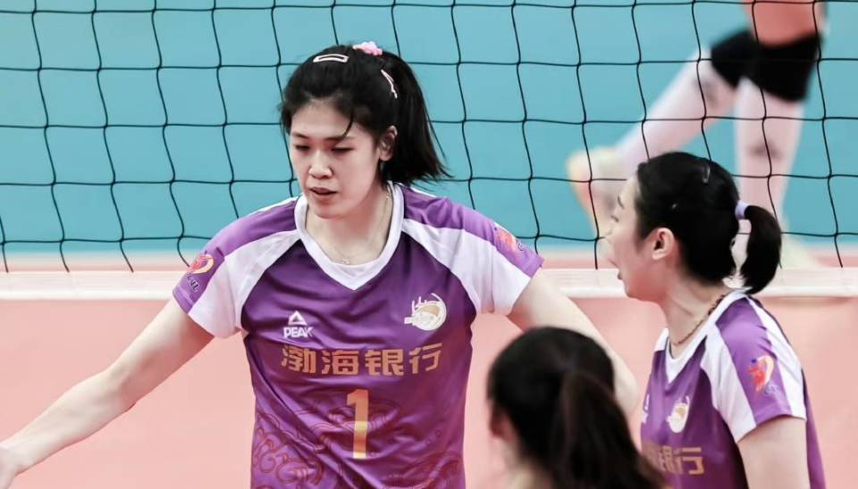 劳模李盈莹感冒还坚持打比赛天津女排为何这么强姚迪是核心