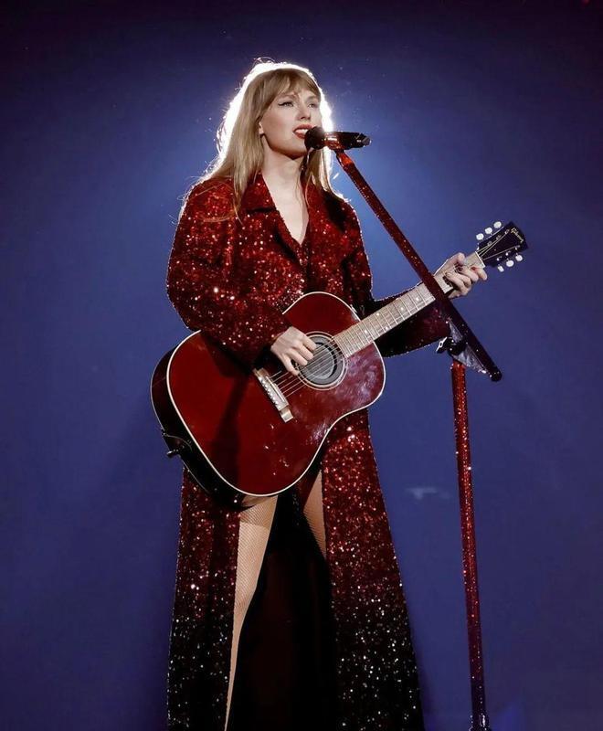 拳打泰勒斯威夫特脚踢碧昂斯科特妮洛芙大胆开麦