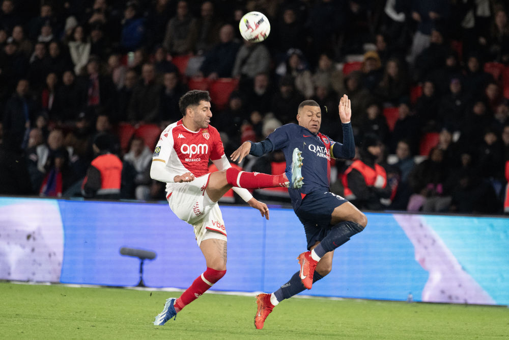 足球——法甲:巴黎圣日耳曼胜摩纳哥