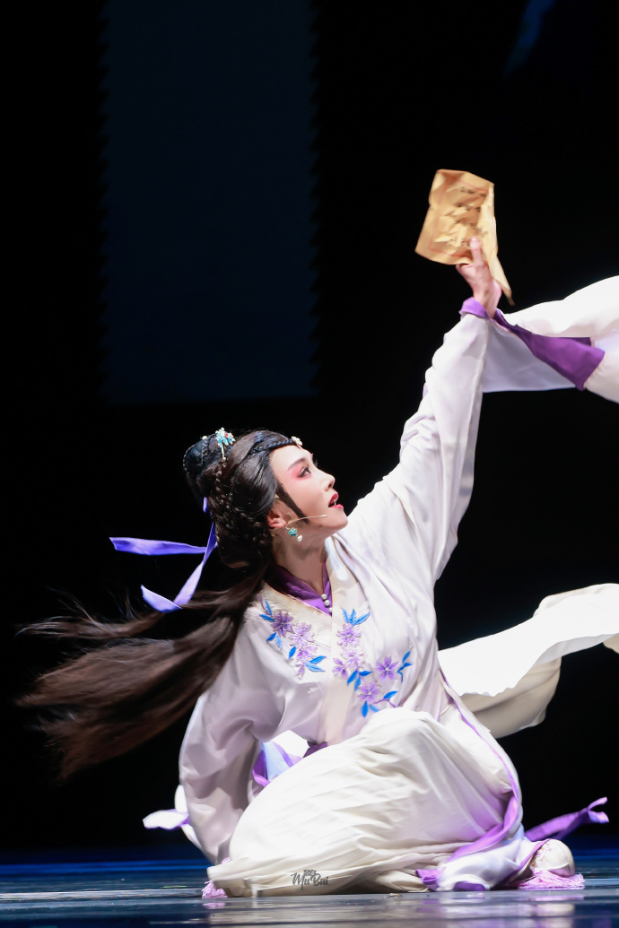 "水袖公主"李云霄,台上发光体,从传统剧种中破茧,成为越剧文化传播者