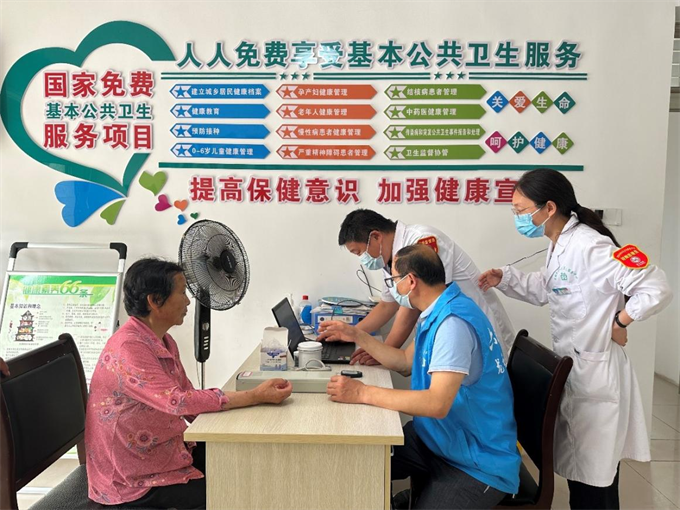 【"家门口"有"医"靠】 南京六合区:"医"举"医"