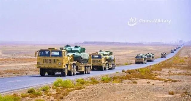 图片说明:96a主战坦克 ta4360重型运载车 军网英文以往使用运输车运输