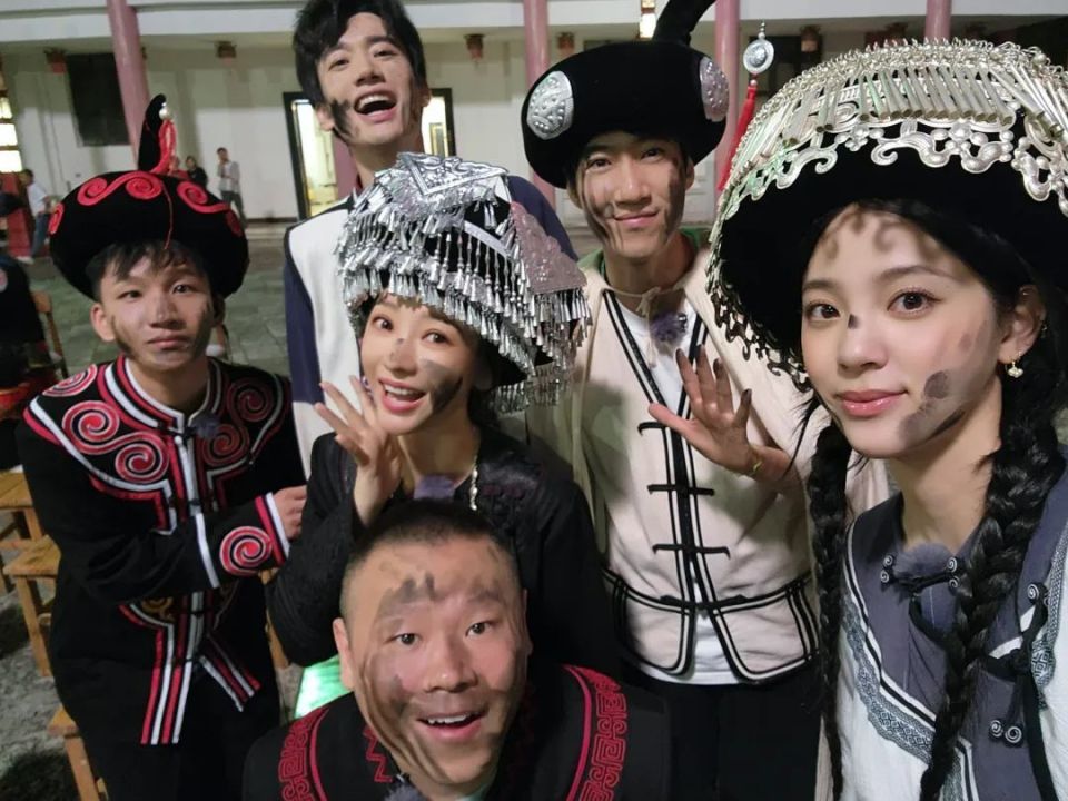 众明星齐聚六盘水,相约19℃的夏天