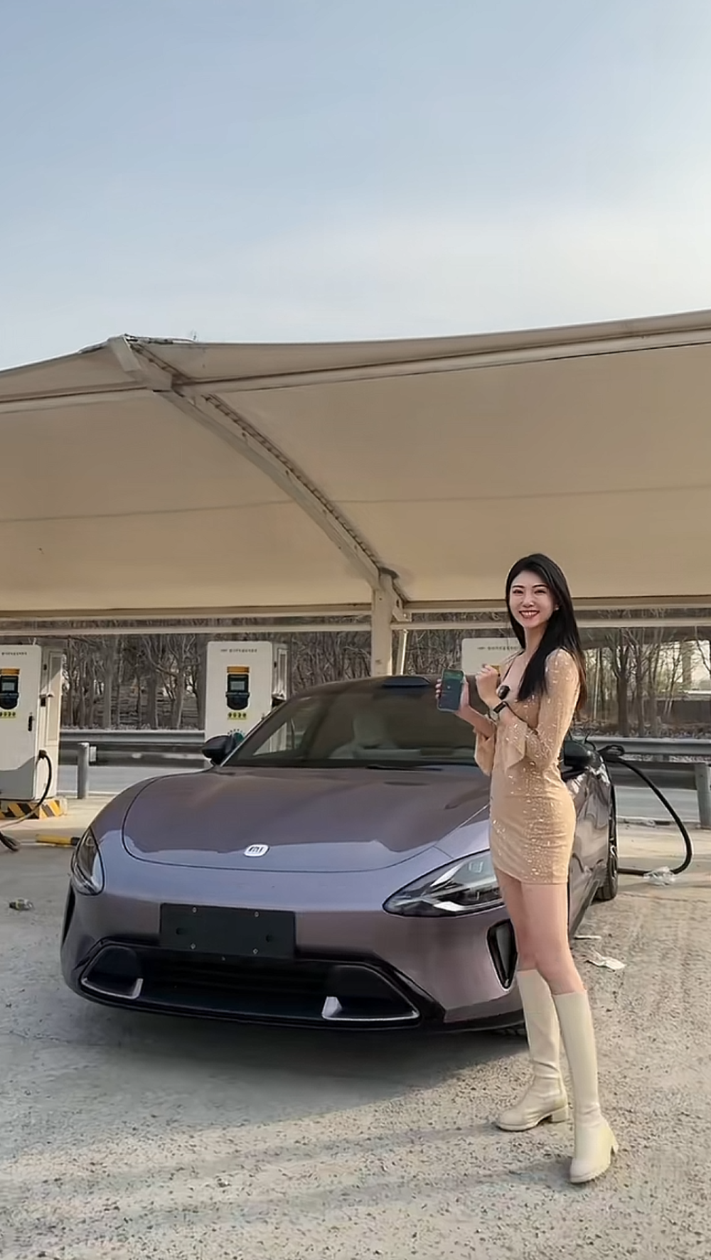 对于小鹏和小米汽车的美女车主你更喜欢哪一方,欢迎投票讨论!