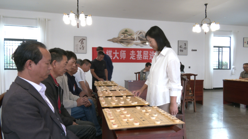 "棋"艺暖暖!象棋大师走进晁家社区切磋技艺