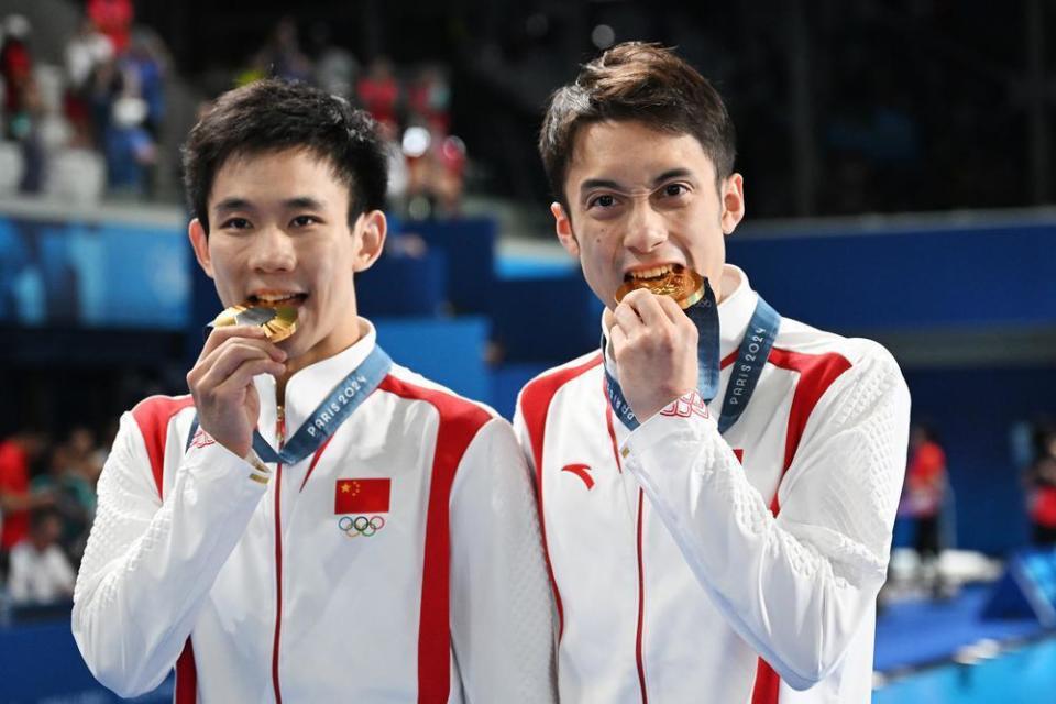颜值和实力并存,两个帅小伙为中国拿下跳水第二金