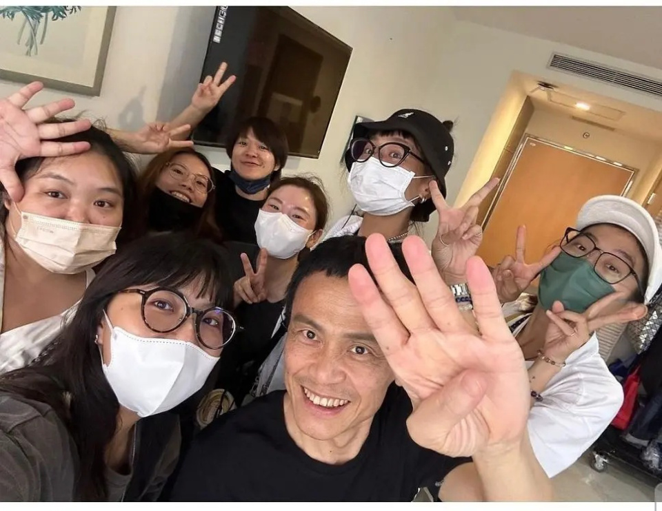钟孟宏新片《余烬》杀青 张震陈以文金士杰出演_腾讯新闻