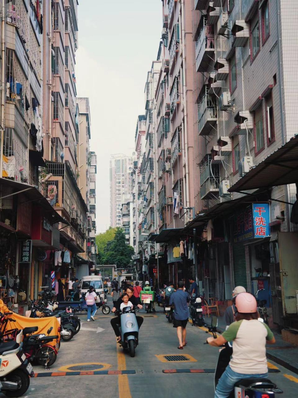 深圳:"水电刺客"不进村 "放心消费"入家门