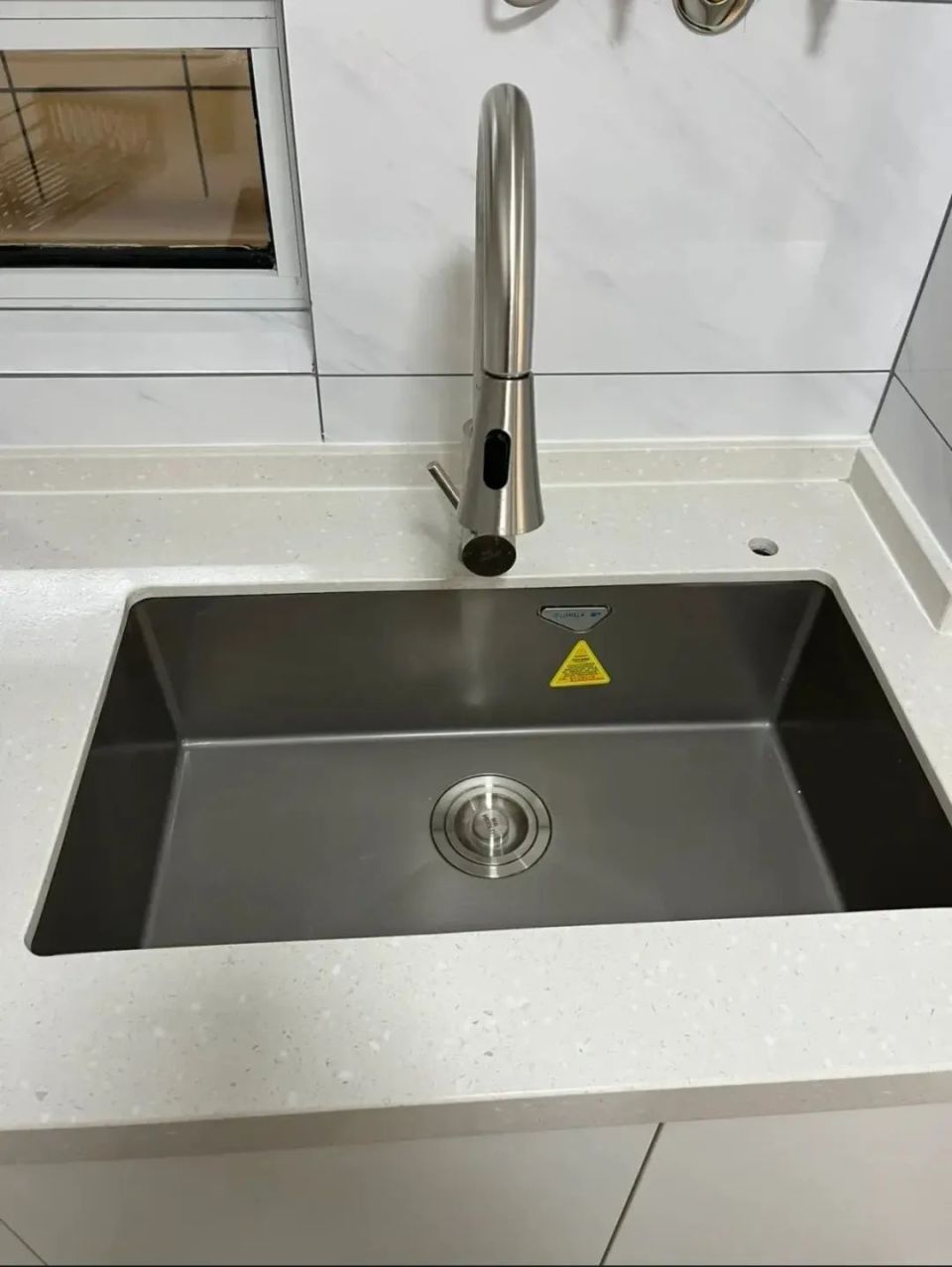 橱柜台面说完了,再来聊聊水槽安装台下盆和台中盆的区别