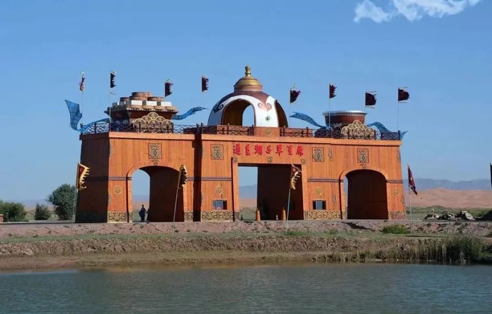 "热"力延续~阿拉善通湖草原开启暑期旅游"新"玩法_腾讯新闻