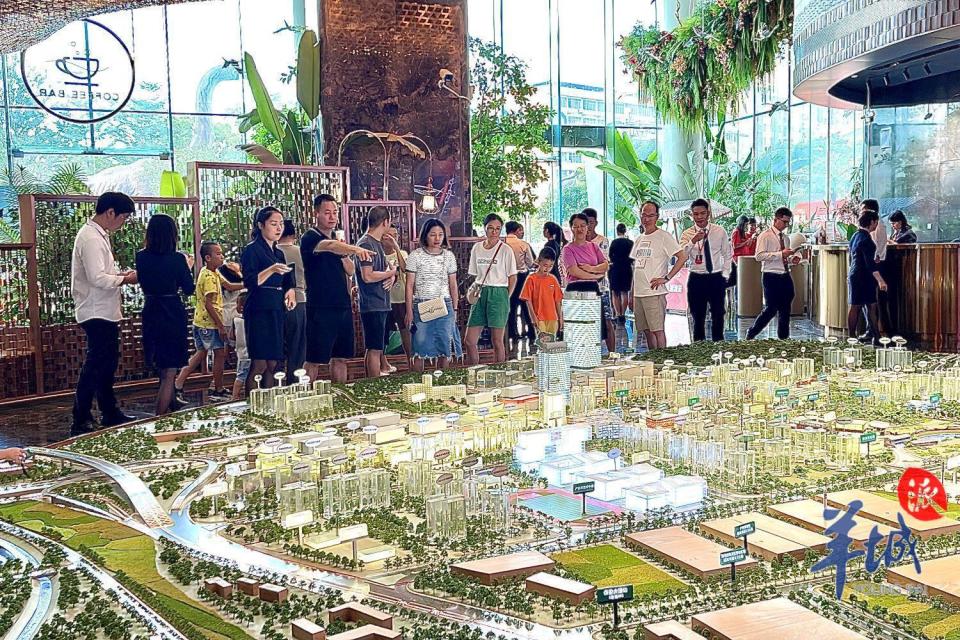 国庆楼市直击：广州热盘人气较旺，高性价比促成交_腾讯新闻