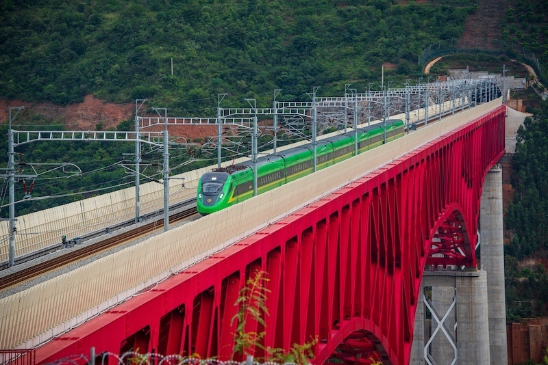 中老铁路累计发送旅客3020万人次中国段单日发送量较开通初增4倍