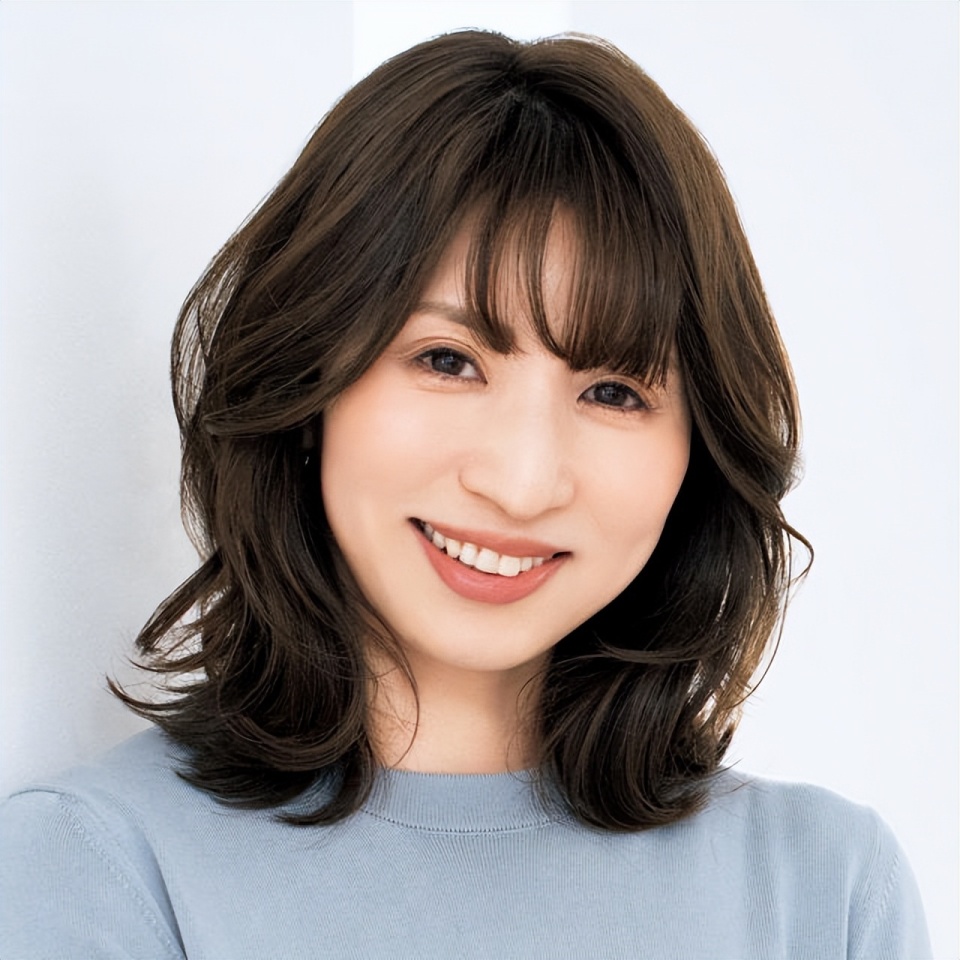 40岁女人发型别瞎烫,认准这11款"减龄"锁骨发,显年轻很洋气