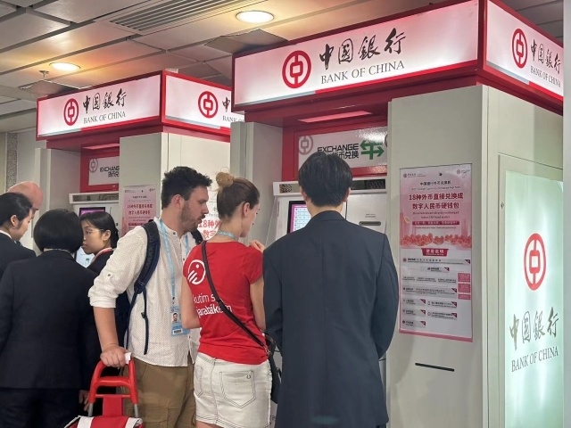 直击广交会不会扫码支付境外采购商还可用零钱包与软硬钱包