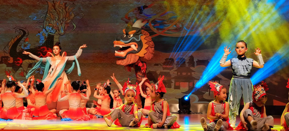 儿童舞台剧《麒麟童话》成功首演