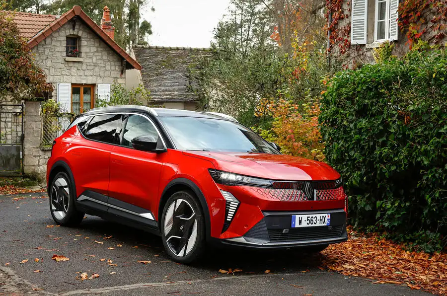 新一届欧洲年度车型,雷诺scenic实车图发布_腾讯新闻