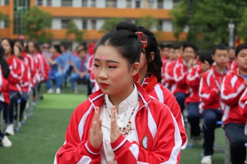 【教育】五月鲜花 精彩绽放——黄平县湖里中学"五月的鲜花"艺术节