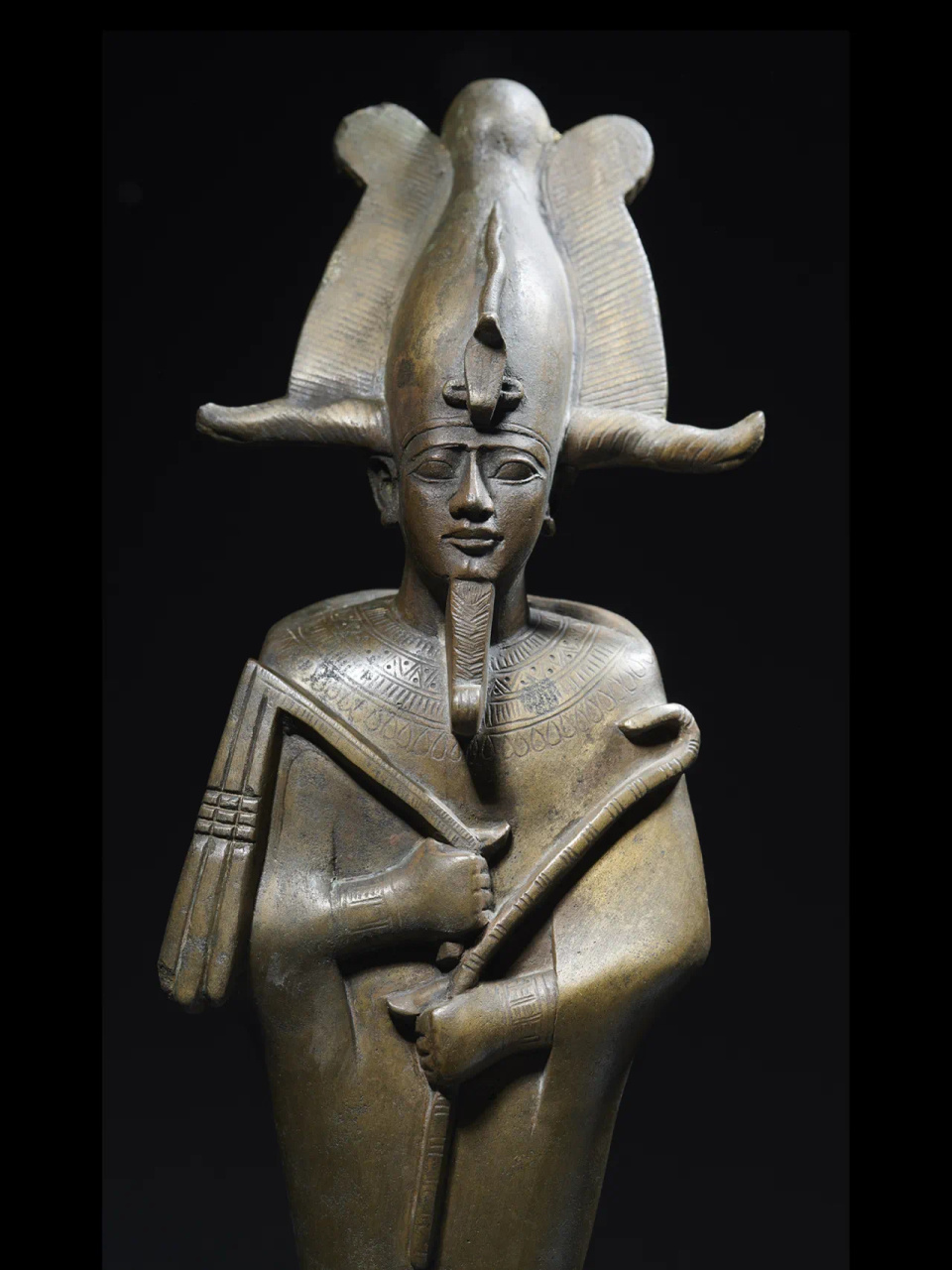 阿蒙涅姆赫特三世以及拉美西斯二世等法老雕像,成套木乃伊棺,女王金饰