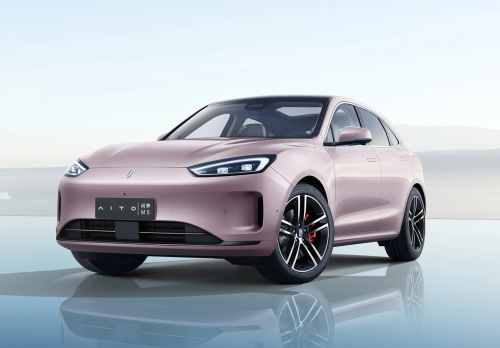 混动车电池装车量增幅已经达到了纯电动车的5倍以上,问界也是依靠增程