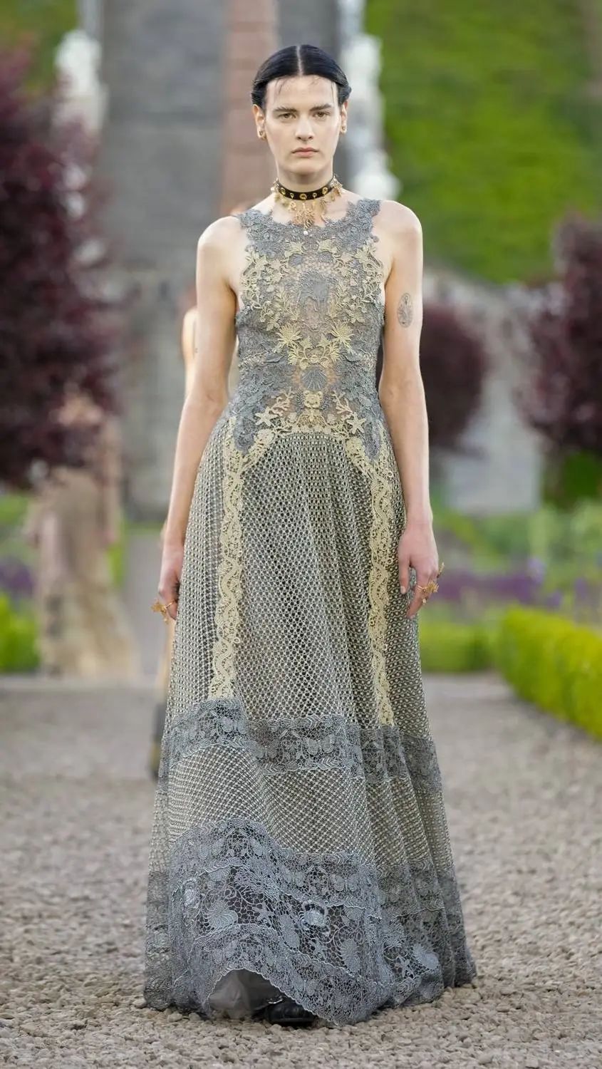 dior迪奥2025早春度假系列发布!(古堡花园掠影)