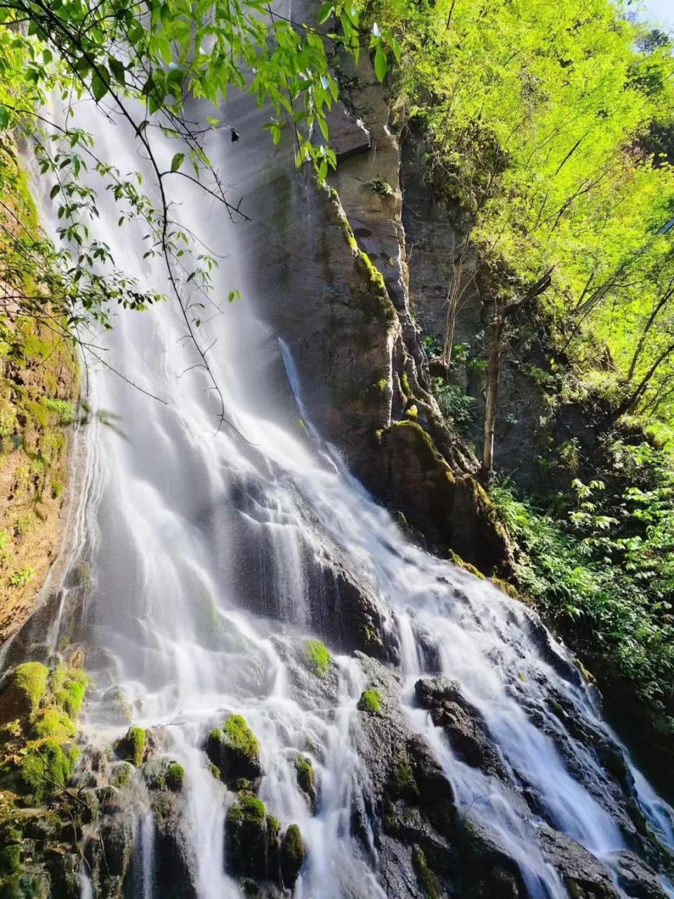 雅fay五道峡风景区位于襄阳市保康县北部,由五个峡谷段构成,"一道峡