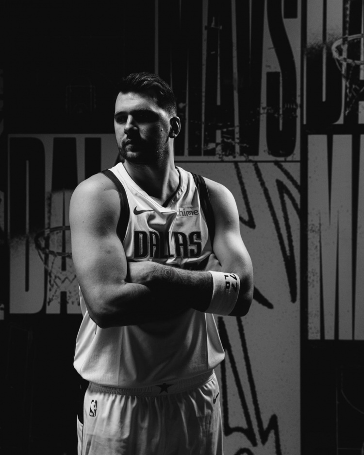 东契奇ins晒定妆照:第六个赛季_腾讯新闻