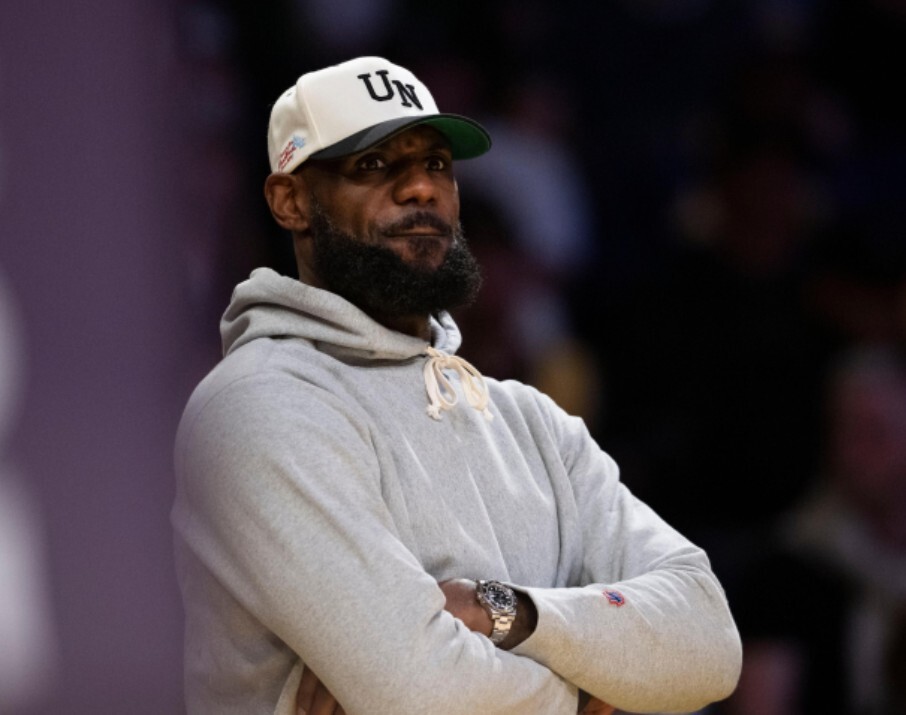 NBA高管：詹姆斯被交易的可能性非常低，他的薪水实在太高了_1