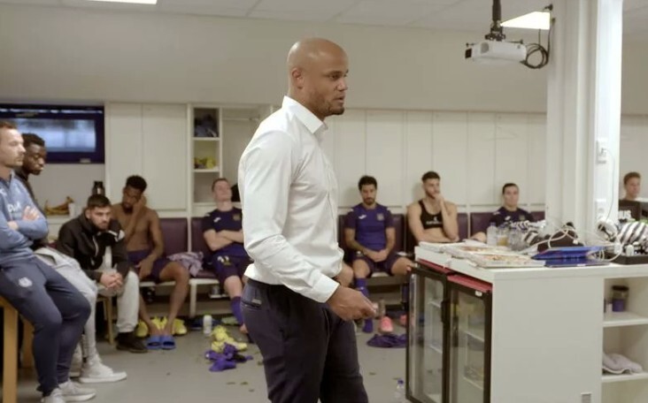 法尔克:拜仁球员们最近经常分享孔帕尼在更衣室训话的视频