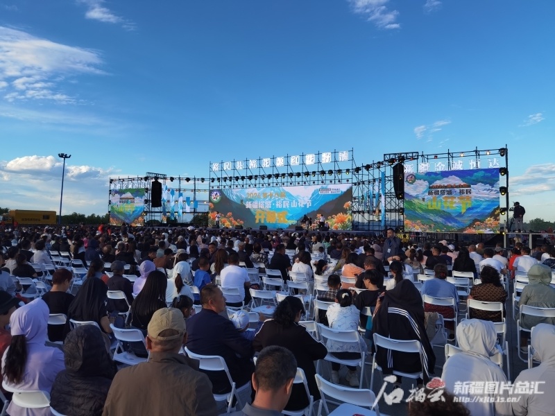 花期120多天 新疆塔城裕民山花节开幕了