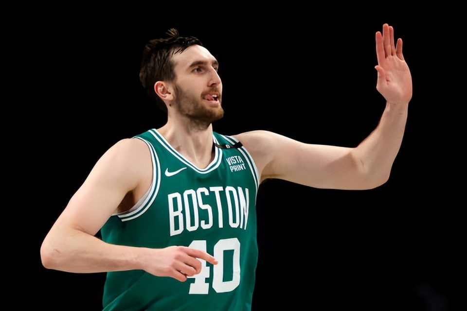 凯尔特人替补中锋对留队感到满意,他从未考虑过离开的