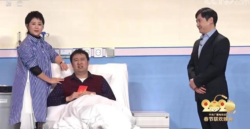 她可以是谈恋爱的家庭主妇;而马丽表演的多元化,其实从这时候,就显现