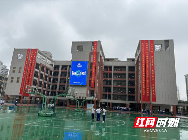 全国篮球新星——湖南省地质中学男篮耐高夺冠后记