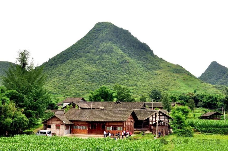 一代经师萧光远故居01毛石镇位于遵义市汇川区西北部,距遵义市中心35