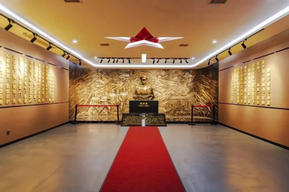 永兴县博物馆位于永兴县人民公园内,占地面积2293平方米,建筑面积1748