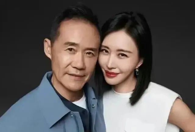 剧情反转！73岁王石自嘲“吃软饭”，否认妻子田朴珺“傍大款”_腾讯新闻