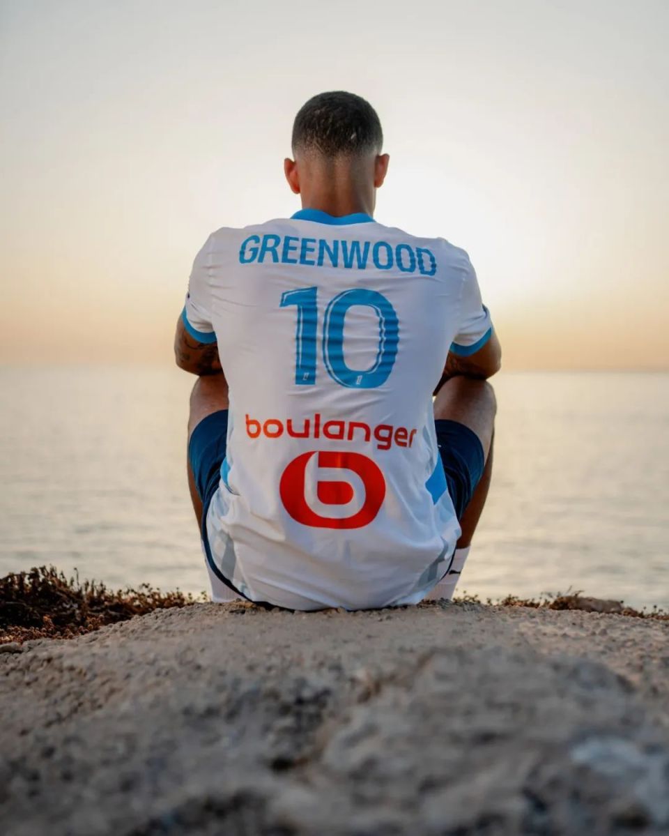 格林伍德未来有望回归曼联?转会5大条款曝光!青木称将专心踢球