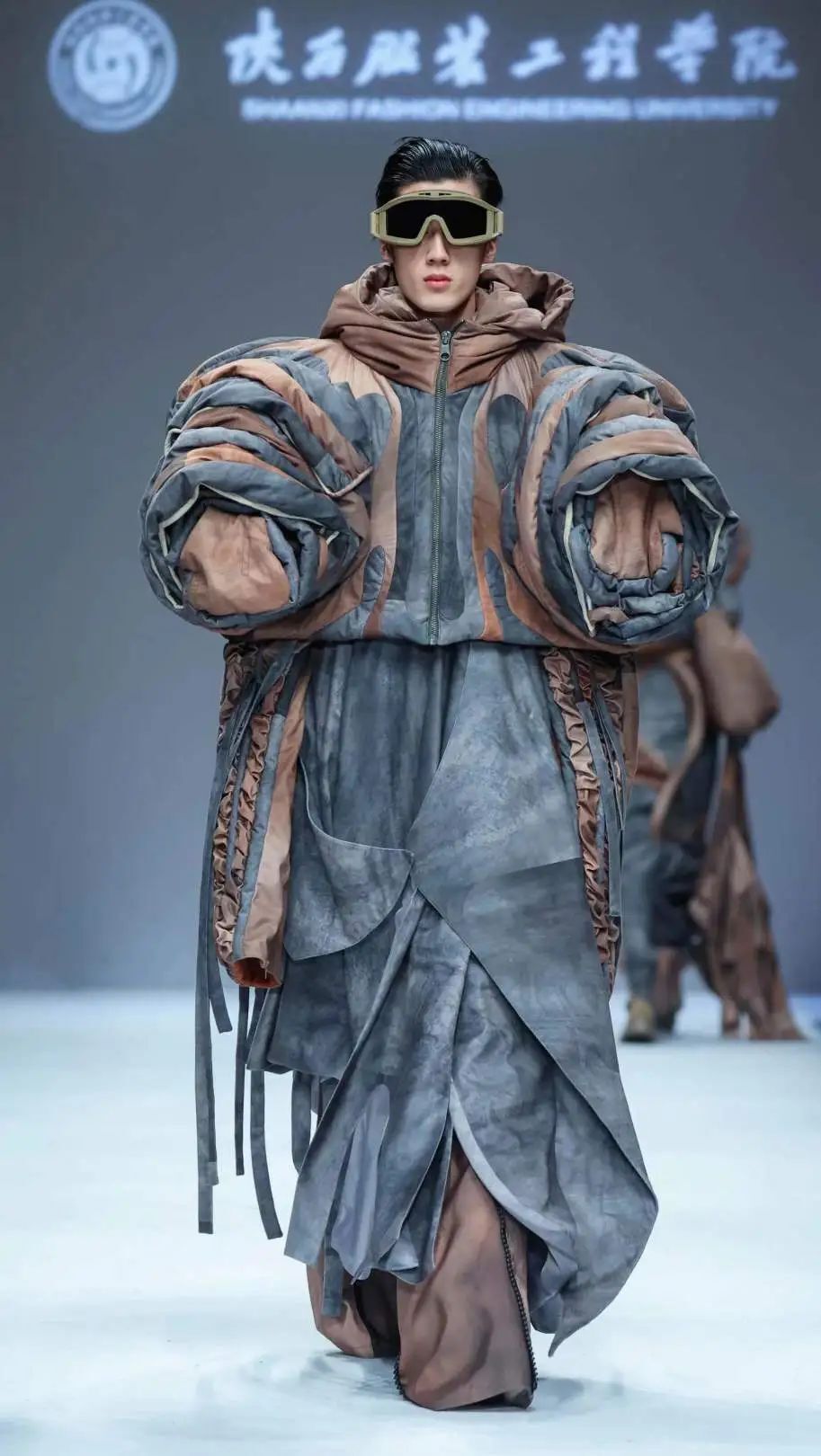 毕业设计|陕西服装工程学院:丝路·向欣生_腾讯新闻