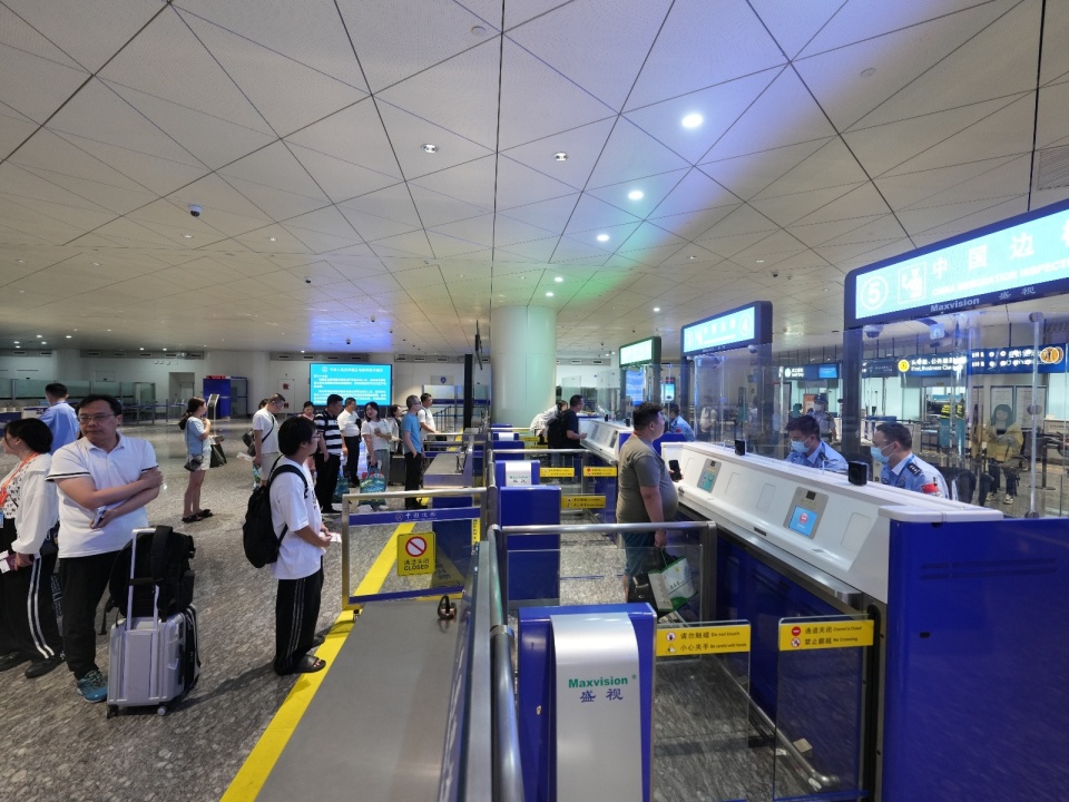 武汉天河机场口岸端午假期出入境人数为去年同期两倍