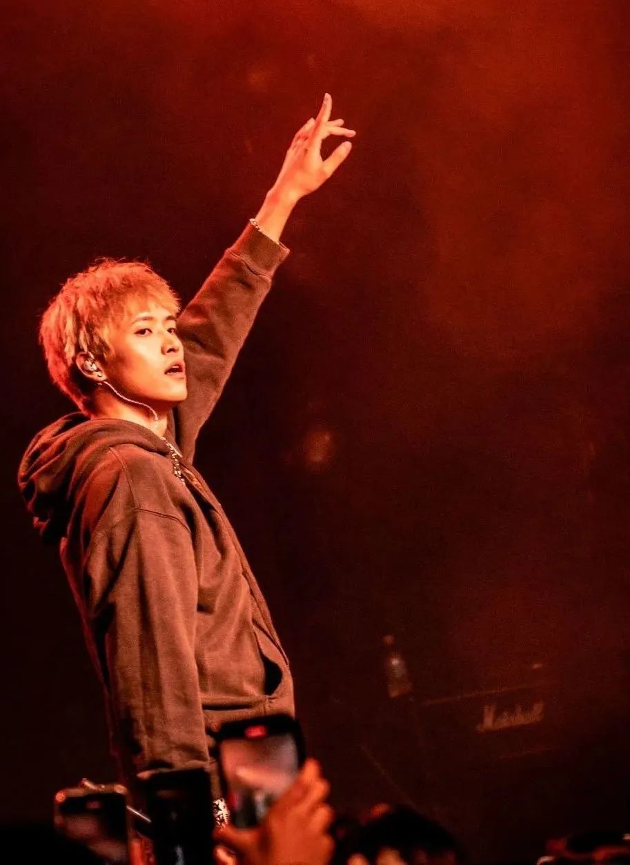 直火帮丨谢子通:《日心游记》是关于追逐太阳的故事_腾讯新闻