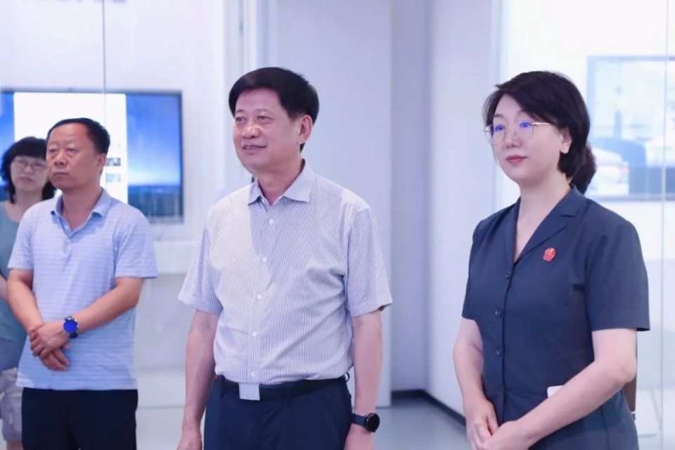 延庆区人大常委会主任吕桂富带领延庆团市人大代表到北京互联网法院