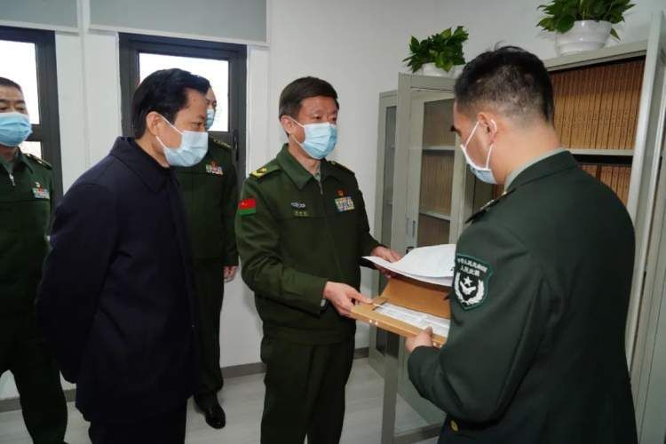 上海警备区少将政治委员胡