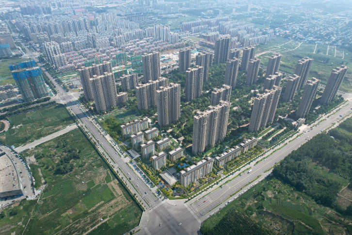 江山府建设的定位主要为低层小洋房,此位置周边已有晨曦·阳光城,金岭
