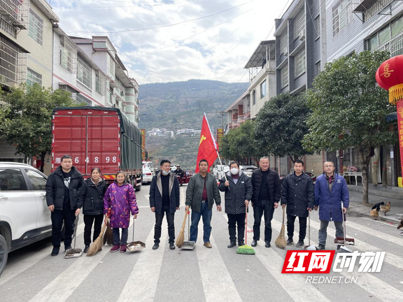 永顺县小溪镇弘扬雷锋精神春风十里绽芳华