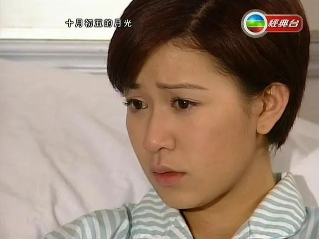 短短两年后,电视剧《澳门街》就为她带来了第一个人气奖,乐观开朗似乎