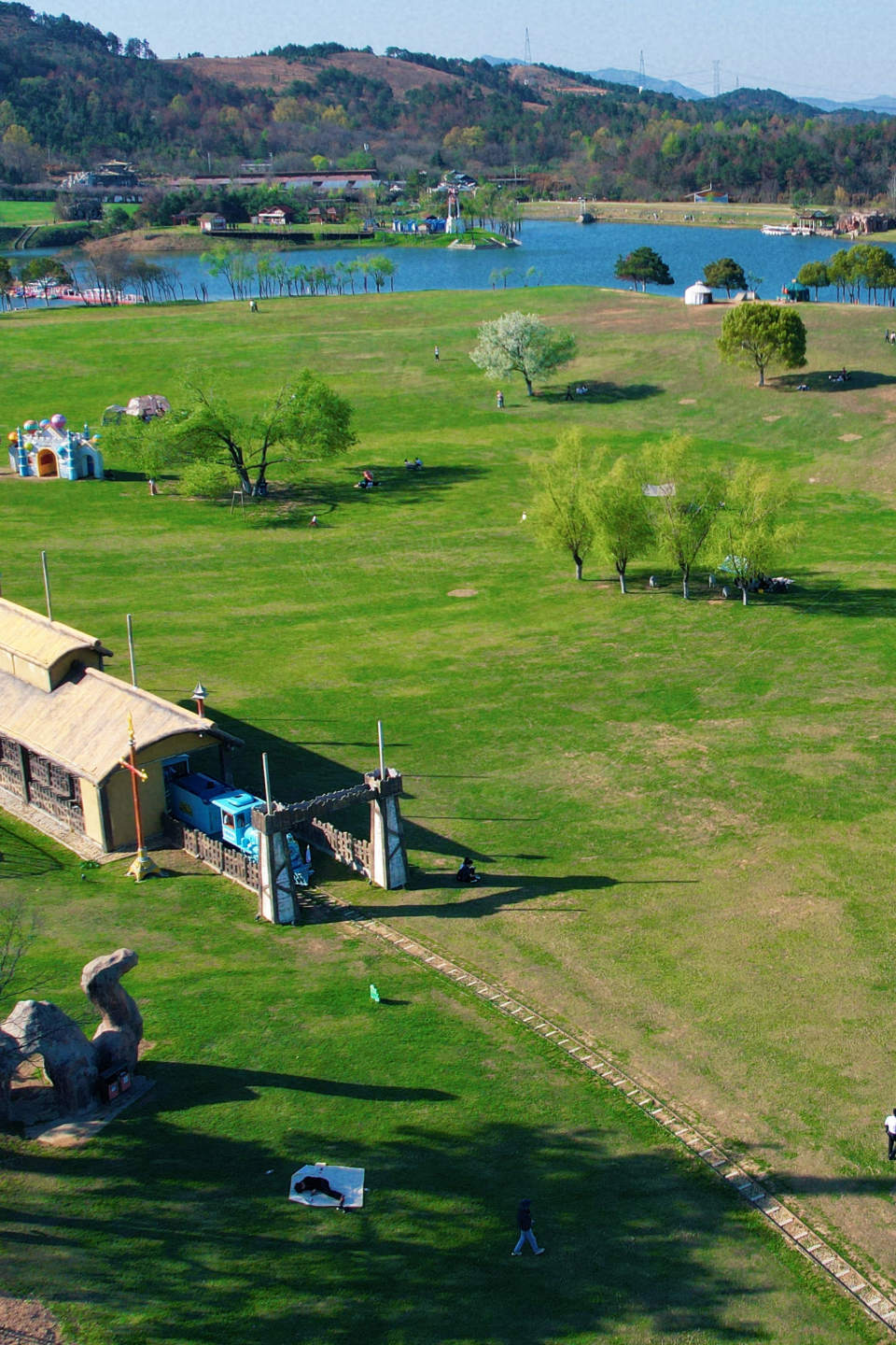 何必远方,武汉人家门口的大草原,诗意漫步与梦幻的木兰草原之旅