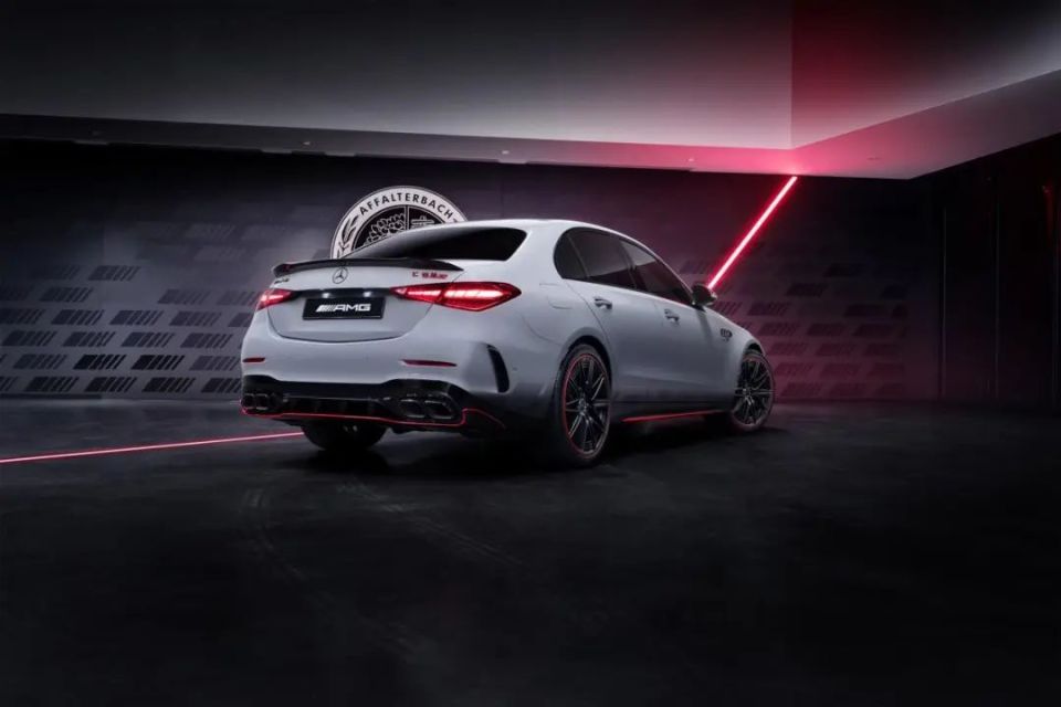 我和 amg 的掌门人聊了聊,他告诉我要造个变形金刚