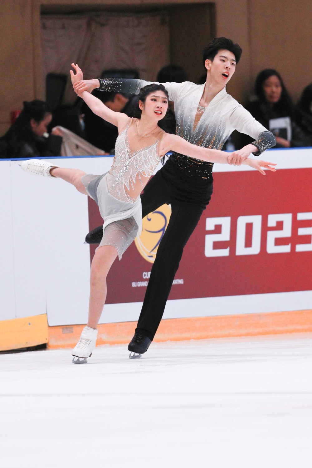(体育)花样滑冰——全国冠军赛:冰舞自由舞赛况