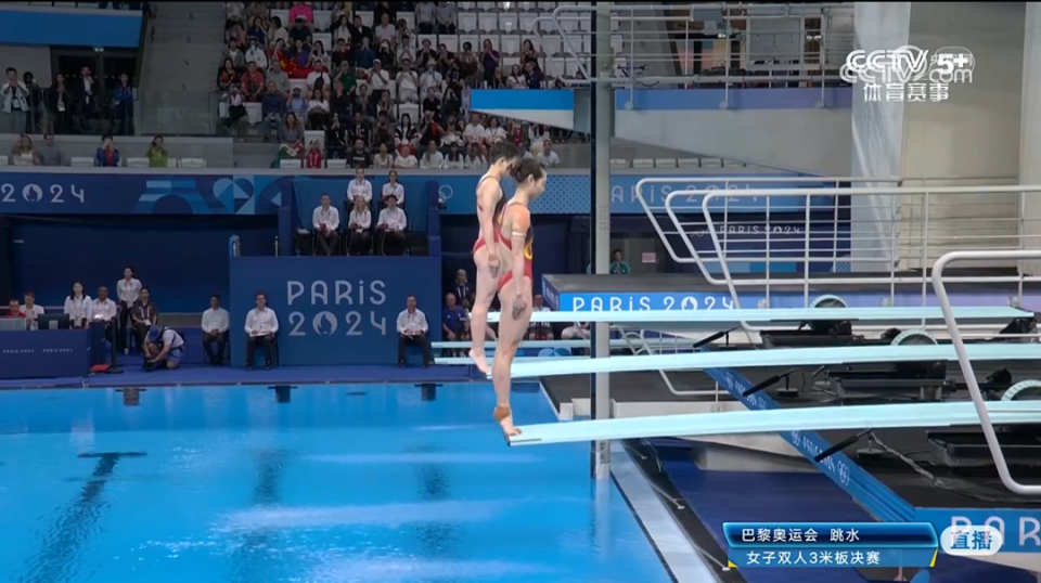 第1轮跳水女子双人三米板决赛精彩瞬间在刚刚结束的跳水女子双人3米板